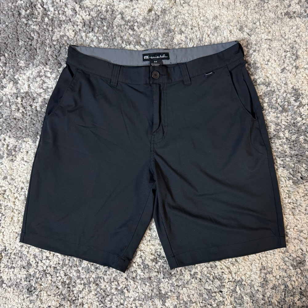Travis Mathew, Mens Golf Athletic Shorts in Black with 9In Inseam, US Size: 34